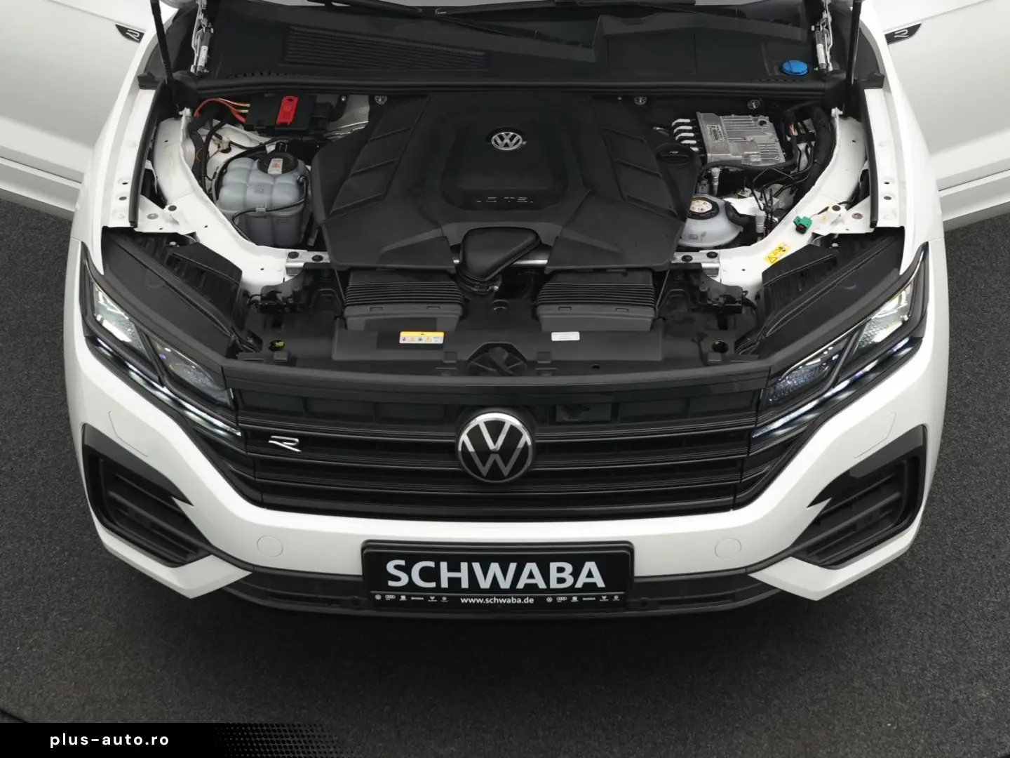 VW Touareg R 3.0 TSI eHybrid 4M  Luft PANO AHK 21