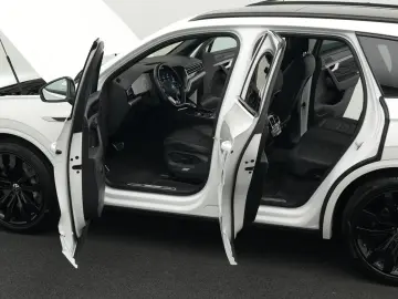 VW Touareg R 3.0 TSI eHybrid 4M  Luft PANO AHK 21