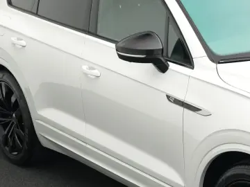VW Touareg R 3.0 TSI eHybrid 4M  Luft PANO AHK 21