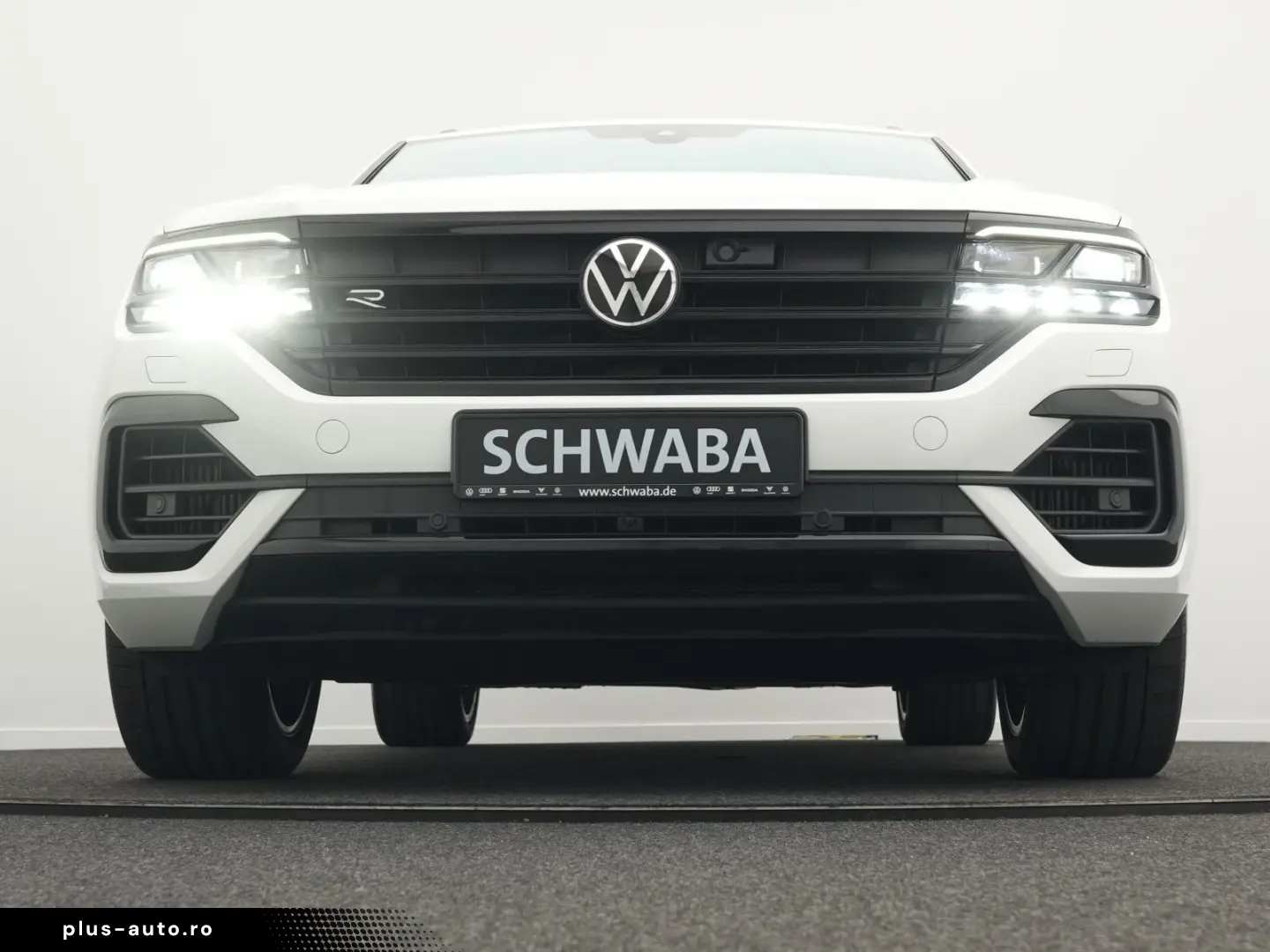 VW Touareg R 3.0 TSI eHybrid 4M  Luft PANO AHK 21