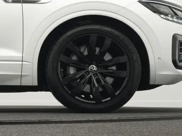 VW Touareg R 3.0 TSI eHybrid 4M  Luft PANO AHK 21