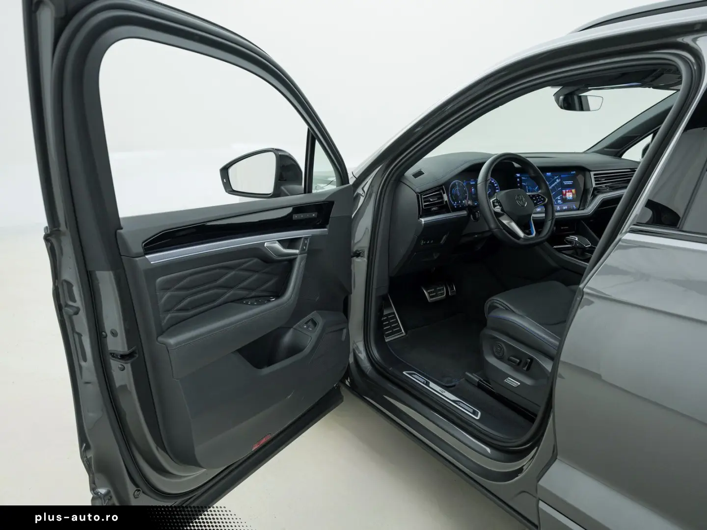 VW Touareg R 3.0 V6 TSI eHybrid DSG 360  PANO ACC M