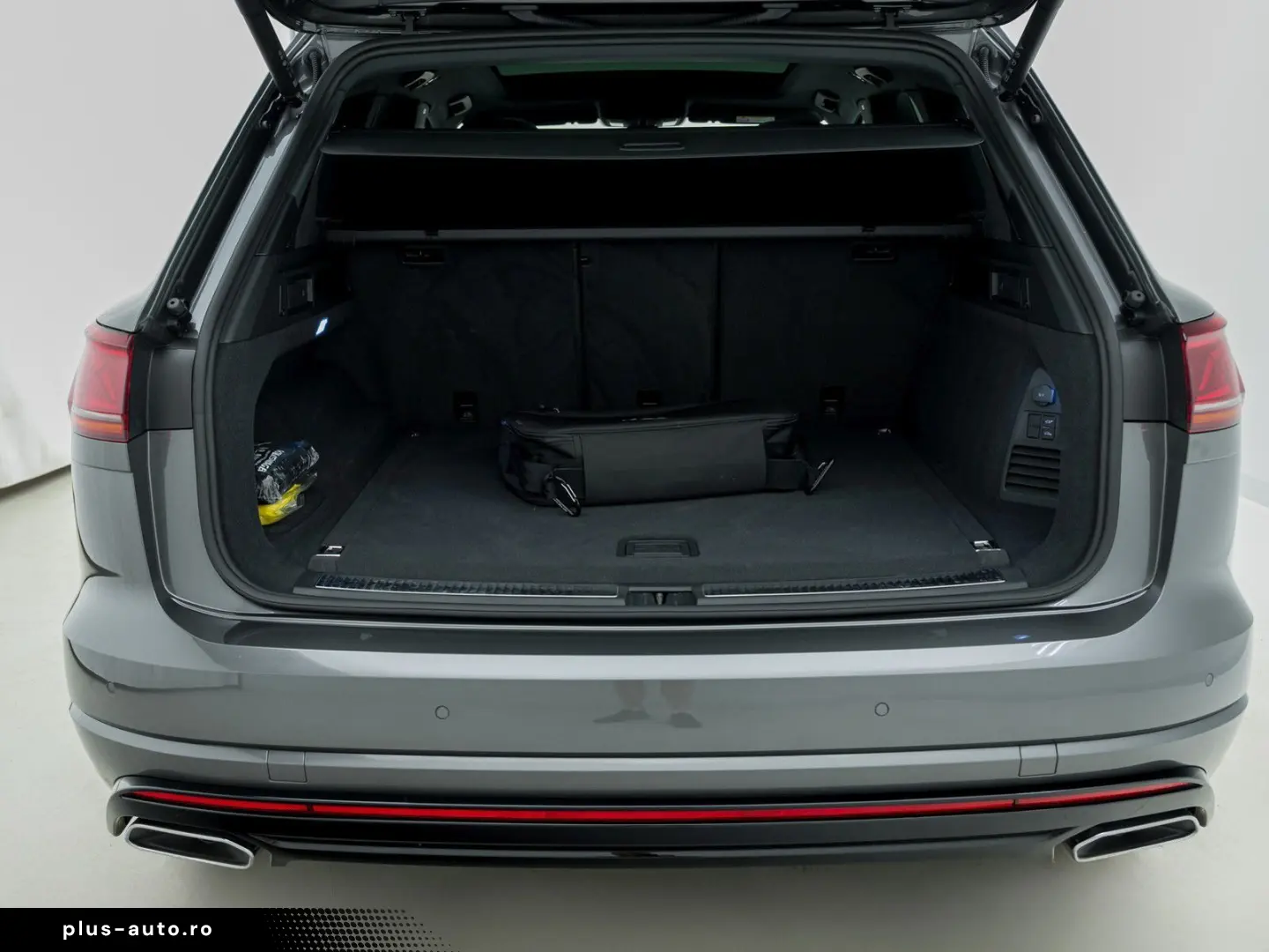 VW Touareg R 3.0 V6 TSI eHybrid DSG 360  PANO ACC M