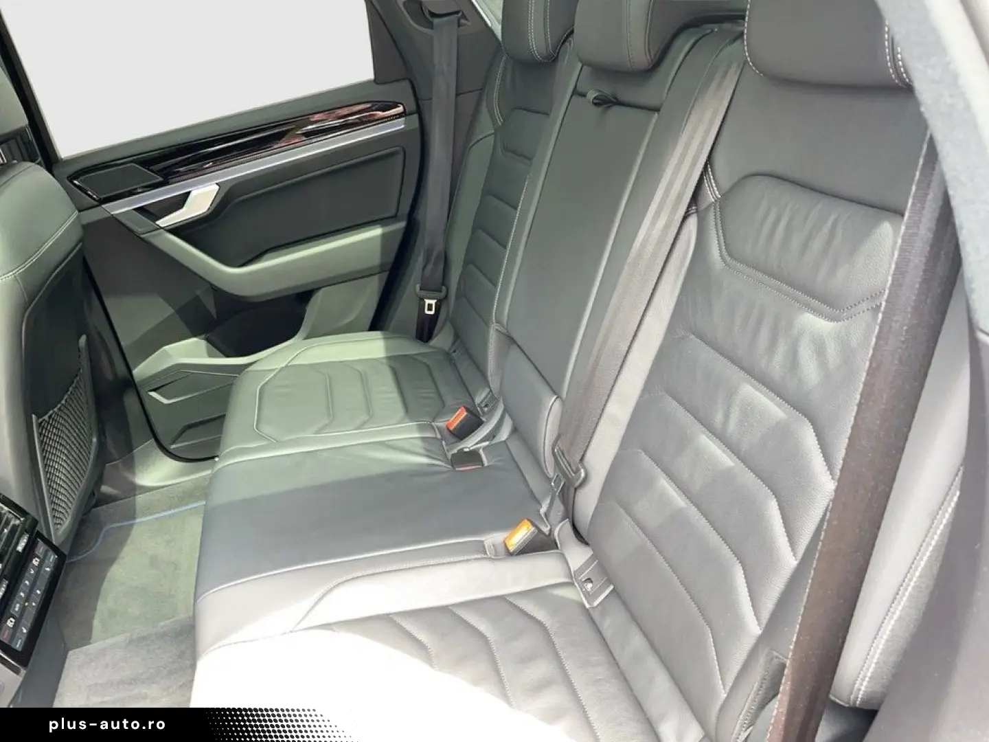 VW Touareg 3.0 TSI eHybrid 4Motion R Navi LED AHK P