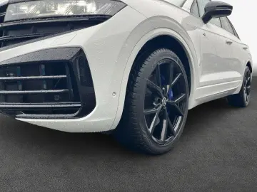 VW Touareg R 3.0 V6 e-Hybrid 4M PANO AHK LM22 GJR