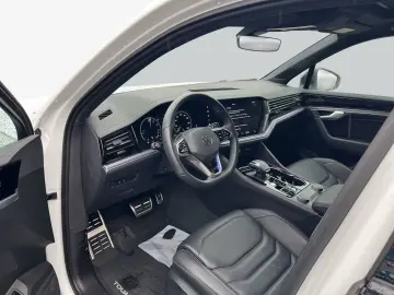 VW Touareg R 3.0 V6 e-Hybrid 4M PANO AHK LM22 GJR