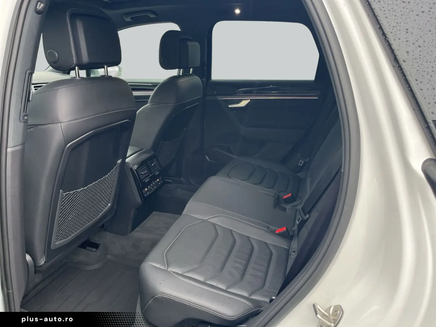 VW Touareg R 3.0 V6 e-Hybrid 4M PANO AHK LM22 GJR