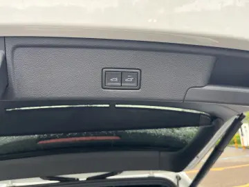 VW Touareg R 3.0 V6 e-Hybrid 4M PANO AHK LM22 GJR