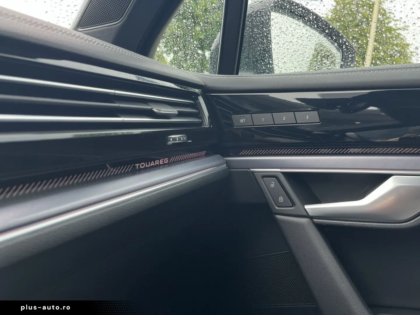 VW Touareg R 3.0 V6 e-Hybrid 4M PANO AHK LM22 GJR