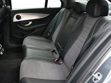MERCEDES-BENZ E 220 d StandHzg el.SD ACC Kamera Multibeam