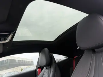 MERCEDES-BENZ CLE 300 4M AMG HEAD-UP PANO BURMESTER 360