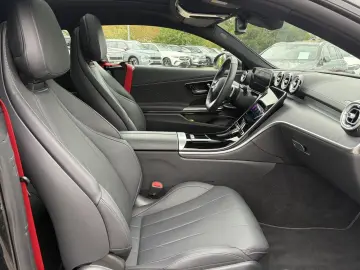 MERCEDES-BENZ CLE 300 4M AMG HEAD-UP PANO BURMESTER 360