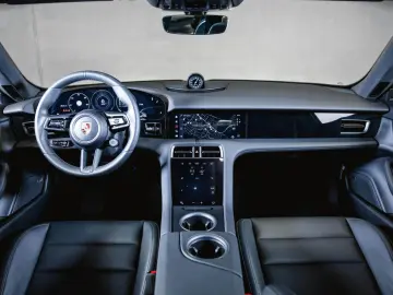 PORSCHE Taycan Panoramadach Sport Chrono Paket