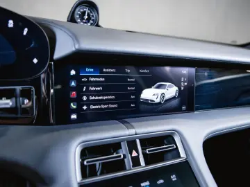 PORSCHE Taycan Panoramadach Sport Chrono Paket