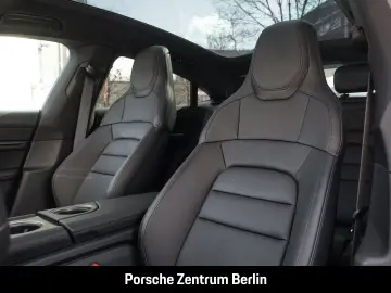 PORSCHE Taycan Surround View BOSE Luftfederung 20-Zoll