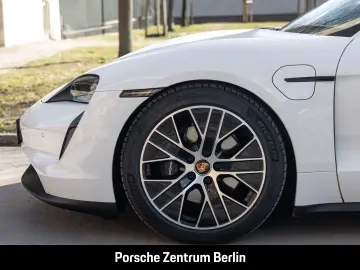 PORSCHE Taycan Surround View BOSE Luftfederung 20-Zoll