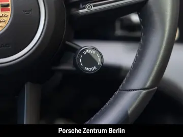 PORSCHE Taycan Surround View BOSE Luftfederung 20-Zoll