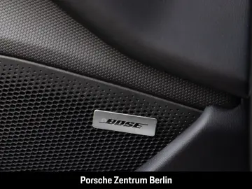 PORSCHE Taycan Surround View BOSE Luftfederung 20-Zoll