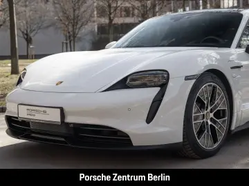 PORSCHE Taycan Surround View BOSE Luftfederung 20-Zoll