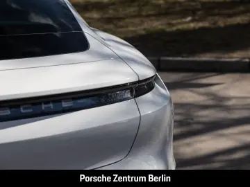 PORSCHE Taycan Surround View BOSE Luftfederung 20-Zoll