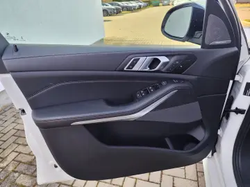 BMW X5 xDrive30d    M Sport Laser LC Prof HUD AHK 36