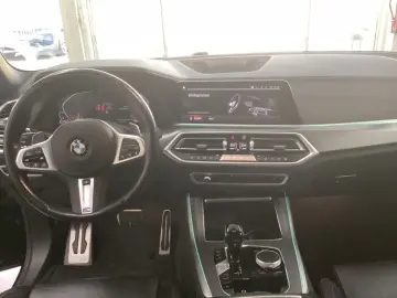BMW X5 xDrive 30dA M-Sport 21''AHK Pano Le…
