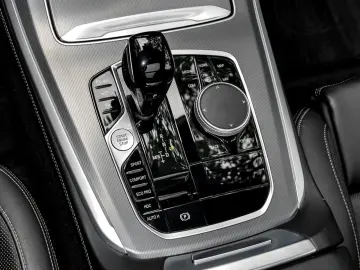 BMW X5 xDrive30d M SPORT AHK PANO HuD H K DA PROF 36