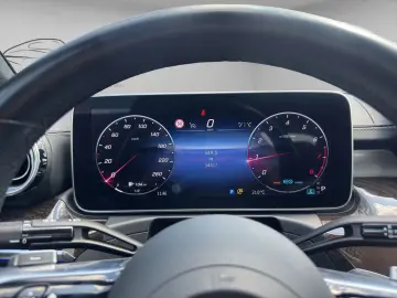 MERCEDES-BENZ C 200 4Matic AMG-LINE DIGITAL LIGHT ESCHE
