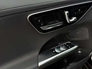MERCEDES-BENZ C 200 Lim 4Matic AMG line 1-HAND HUD ACC