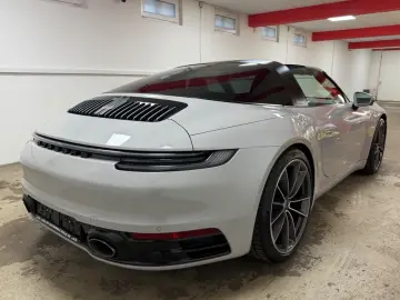 PORSCHE 992 Targa 4S Chrono 360 HA-Lenkung Sitzbelüftung