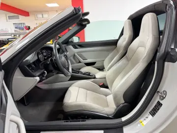 PORSCHE 992 Targa 4S Chrono 360 HA-Lenkung Sitzbelüftung