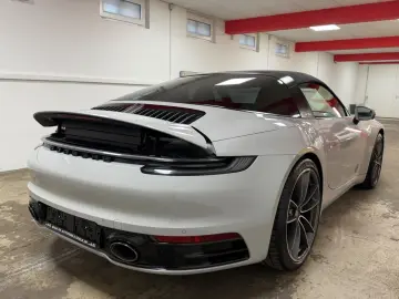 PORSCHE 992 Targa 4S Chrono 360 HA-Lenkung Sitzbelüftung