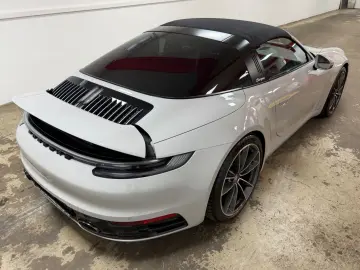 PORSCHE 992 Targa 4S Chrono 360 HA-Lenkung Sitzbelüftung