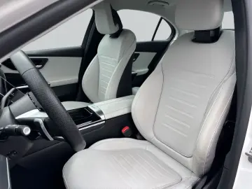 MERCEDES-BENZ C 300 4Matic 9G-TRONIC AMG Line Advanced