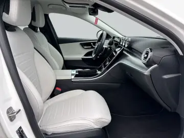 MERCEDES-BENZ C 300 4Matic 9G-TRONIC AMG Line Advanced