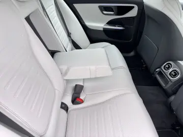MERCEDES-BENZ C 300 4Matic 9G-TRONIC AMG Line Advanced