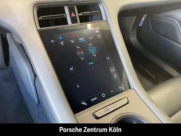 PORSCHE Taycan Rückfahrkamera Performancebatterie