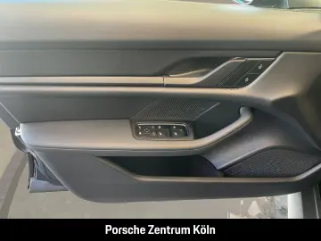 PORSCHE Taycan Rückfahrkamera Performancebatterie