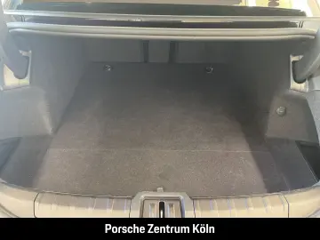 PORSCHE Taycan Rückfahrkamera Performancebatterie