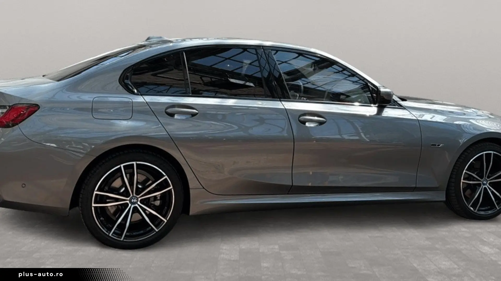 BMW 330E LIMOUSINE