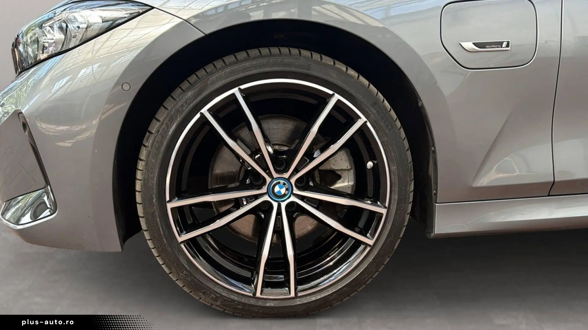 BMW 330E LIMOUSINE