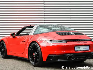 PORSCHE 992 Targa 4 GTS Lift BOSE 1.Hand MwSt. Approved