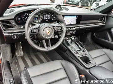PORSCHE 992 Targa 4 GTS Lift BOSE 1.Hand MwSt. Approved