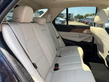 MERCEDES-BENZ GLE350e AIRMATIC Panoramada Burmester …