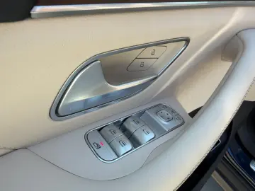 MERCEDES-BENZ GLE350e AIRMATIC Panoramada Burmester …