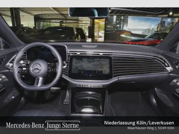 MERCEDES-BENZ E 220 d 4M AMG Prem. PANO NIGHT 20  Bur4D 360