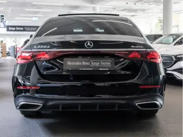 MERCEDES-BENZ E 220 d 4M AMG-Sport Super Pano Burm AHK Night