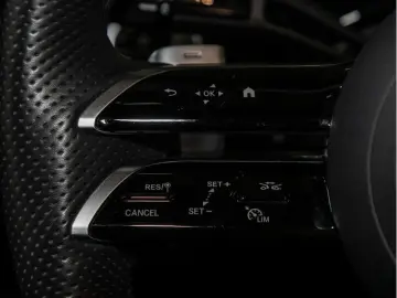 MERCEDES-BENZ E 220 d 4M AMG-Sport Super Pano Burm AHK Night