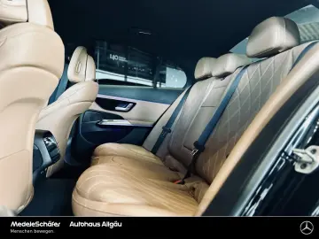 MERCEDES-BENZ E 400 e 4M AMG 20  Fahr-Assi LEDER AHK…