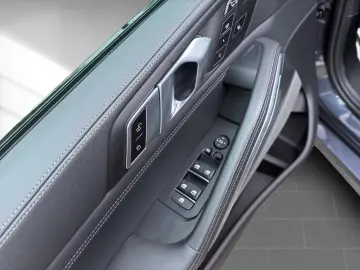 BMW X6 xDr30d MSpo Laser IcGlow DisplayKey H&K DAProf